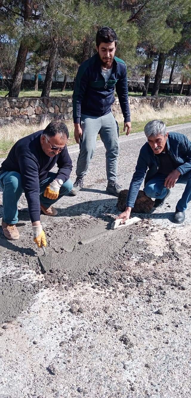 AKP’li belediye Maraş’ta Alevi yerleşkelerine yol hizmeti götürmüyor!