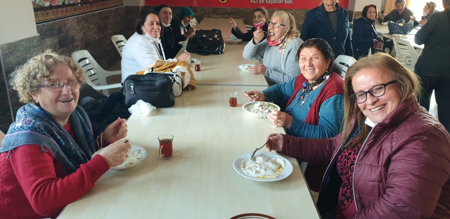 Didim Cemevinde her hafta bir yörenin geleneksel yemeği yapılıp paylaşılıyor