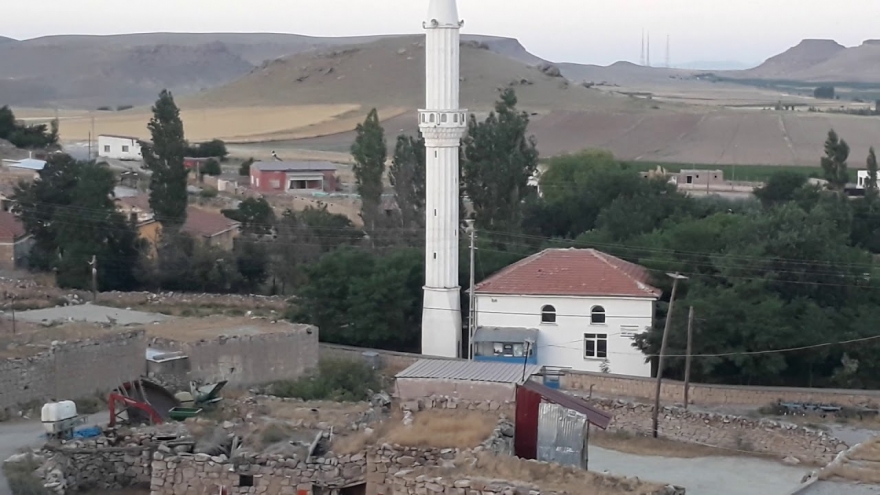 Alevi köyü Buget muhtarı: Köyümüzde cami olmasından rahatsız değiliz