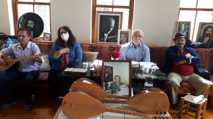 Karaağaç Bektaşi Dergâhında halk ozanlığı geleneği ve Mahzuni Şerif anması