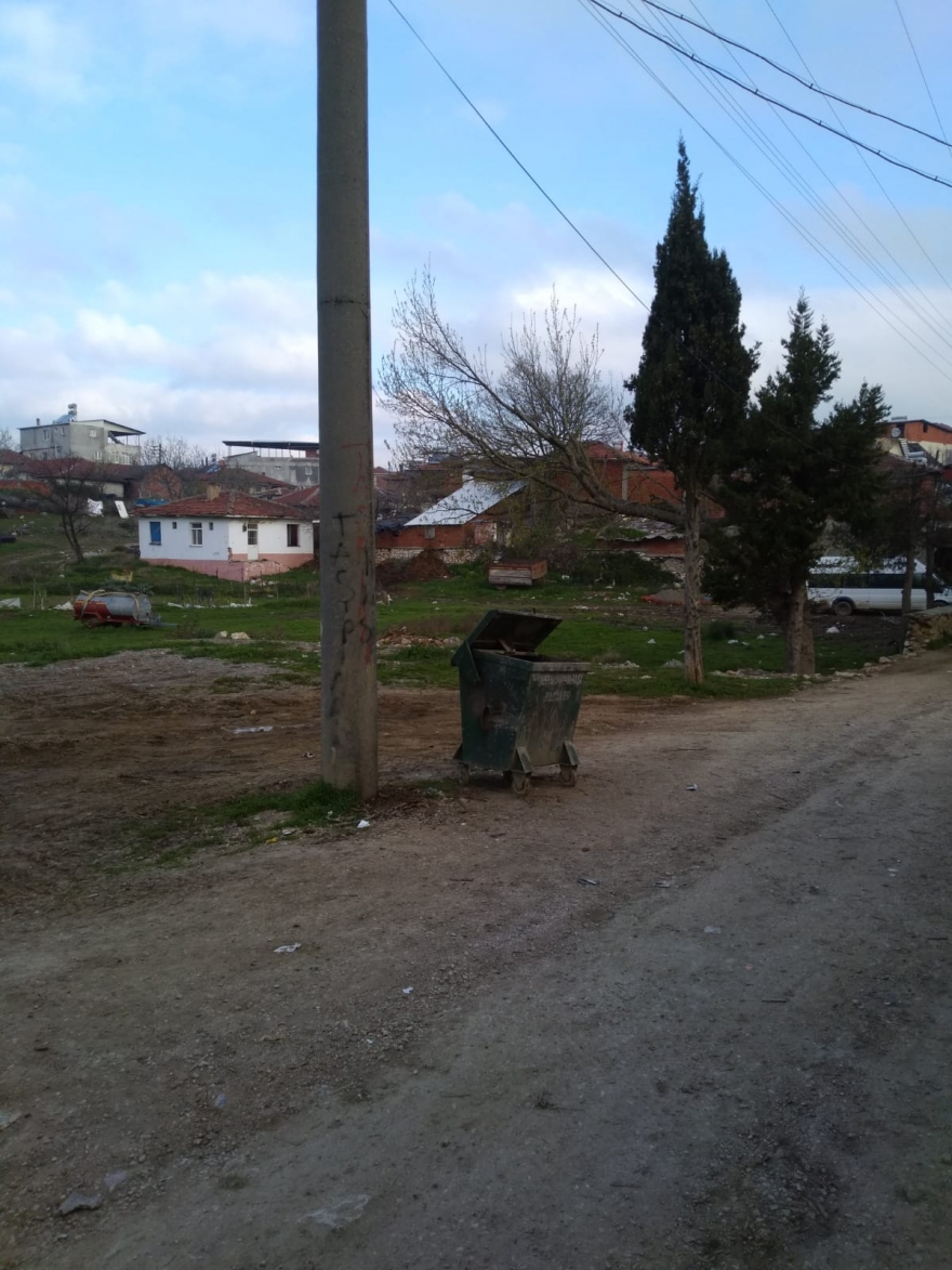 Alevi köyü Taşpınar’a hala hizmet yok; yola toprak döküp gittiler!